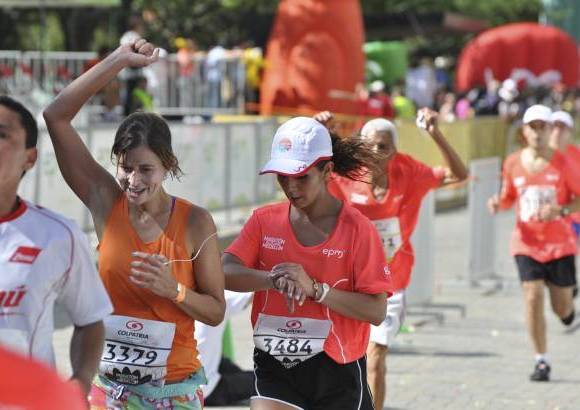 Esteban Jaramillo y Sebasti&#225;n Salazar - M&#225;s de 10 mil competidores se dieron cita en esta hist&#243;rica cita deportiva que se corr&#237;a en las modalidades de 5, 10, 21 y 42 kil&#243;metros.