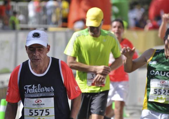 Esteban Jaramillo y Sebasti&#225;n Salazar - M&#225;s de 10 mil competidores se dieron cita en esta hist&#243;rica cita deportiva que se corr&#237;a en las modalidades de 5, 10, 21 y 42 kil&#243;metros.