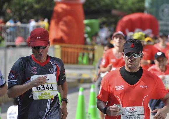 Esteban Jaramillo y Sebasti&#225;n Salazar - M&#225;s de 10 mil competidores se dieron cita en esta hist&#243;rica cita deportiva que se corr&#237;a en las modalidades de 5, 10, 21 y 42 kil&#243;metros.
