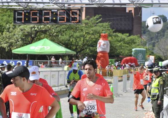 Esteban Jaramillo y Sebasti&#225;n Salazar - M&#225;s de 10 mil competidores se dieron cita en esta hist&#243;rica cita deportiva que se corr&#237;a en las modalidades de 5, 10, 21 y 42 kil&#243;metros.