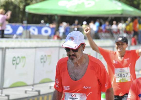 Esteban Jaramillo y Sebasti&#225;n Salazar - M&#225;s de 10 mil competidores se dieron cita en esta hist&#243;rica cita deportiva que se corr&#237;a en las modalidades de 5, 10, 21 y 42 kil&#243;metros.