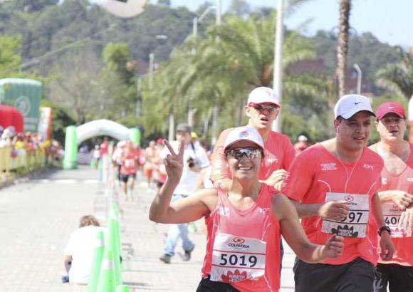 Esteban Jaramillo y Sebasti&#225;n Salazar - M&#225;s de 10 mil competidores se dieron cita en esta hist&#243;rica cita deportiva que se corr&#237;a en las modalidades de 5, 10, 21 y 42 kil&#243;metros.