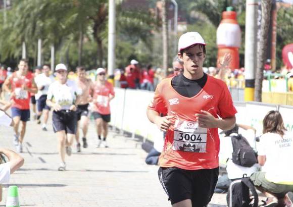 Esteban Jaramillo y Sebasti&#225;n Salazar - M&#225;s de 10 mil competidores se dieron cita en esta hist&#243;rica cita deportiva que se corr&#237;a en las modalidades de 5, 10, 21 y 42 kil&#243;metros.