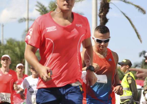 Esteban Jaramillo y Sebasti&#225;n Salazar - M&#225;s de 10 mil competidores se dieron cita en esta hist&#243;rica cita deportiva que se corr&#237;a en las modalidades de 5, 10, 21 y 42 kil&#243;metros.