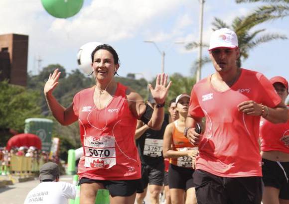 Esteban Jaramillo y Sebasti&#225;n Salazar - M&#225;s de 10 mil competidores se dieron cita en esta hist&#243;rica cita deportiva que se corr&#237;a en las modalidades de 5, 10, 21 y 42 kil&#243;metros.