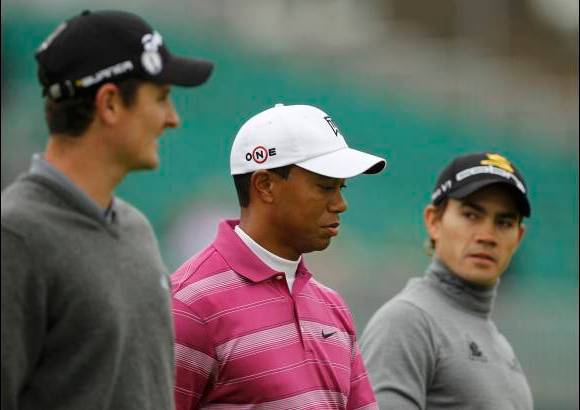 Reuters - El líder es el irlandés Rory McIlroy que marcó en su tarjeta 63 golpes.