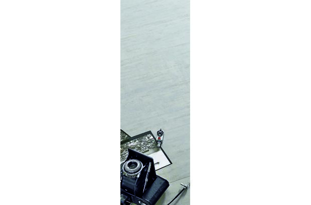Minimalismo a sus pies - La marca Decorela, representada por la firma Decorcerámica, trae como novedad a Nova (60x 60 cm), un piso tipo cemento y minimalista. Este gres porcelánico hace parte de una colección que viene en colores blanco, beige, gris, grafito y marrón, que aporta a la pieza una delicada pureza visual. www.decorceramica.com.