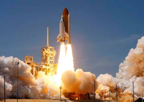 Reuters - Un cuarto de siglo después de su debut espacial el Atlantis partió a su última misión a la Estación Espacial Internacional (EEI).