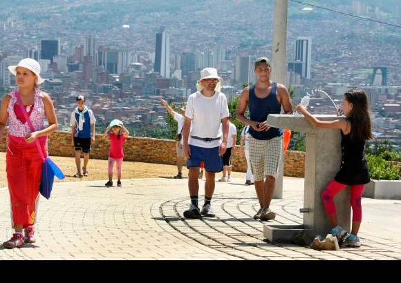 Juan Antonio S&#225;nchez - Este domingo fueron inauguradas las obras de adecuaci&#243;n f&#237;sica y paisaj&#237;stica en el cerro tutelar m&#225;s grande de la ciudad.
