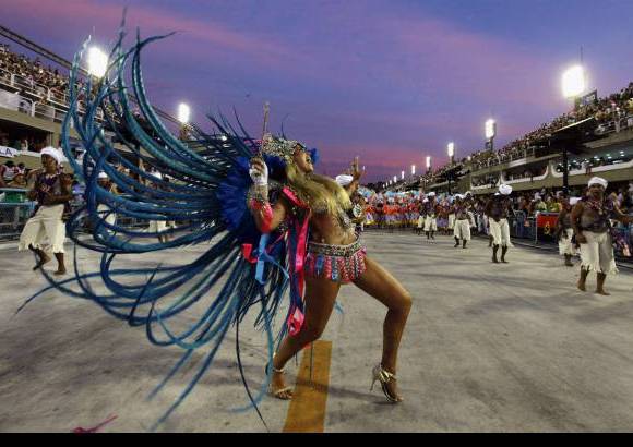 Reuters - Espectaculares las garotas de la escuela de samba Vila Isabel.