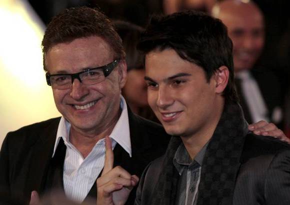 Colprensa-Christian Castillo - Jairo Mart&#237;nez y el cantante Pipe Bueno.