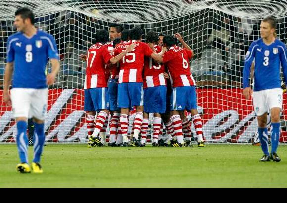 Reuters - La celebración de los paraguayos ante 66.000 espectadores.