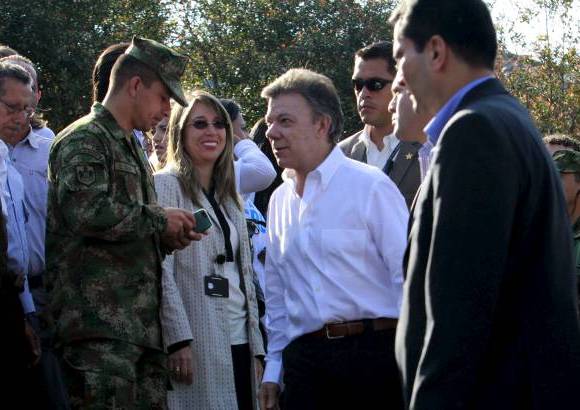 Colprensa - Santos inició la marcha con la cúpula militar que lo acompañó en todo el trayecto.