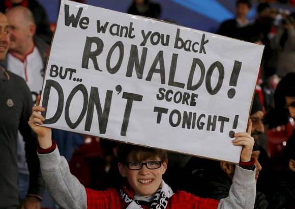 REUTERS - La funci&#243;n en el Teatro de los sue&#241;os se abri&#243; con dos ovaciones cerradas, una a Ronaldo, que regresaba a la que fue su casa durante seis temporadas.