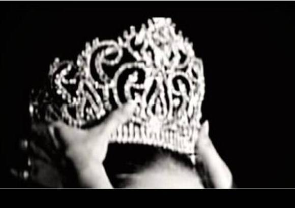 Cortes&#237;a Canal RCN - Especiales Pirry (Canal RCN, 8:50 p.m.), El verdadero drama detr&#225;s de una corona. Investigaci&#243;n de los casos de algunas modelos y reinas que se dejaron seducir por mafiosos, dispuestos a pagar cualquier precio por su compa&#241;&#237;a.