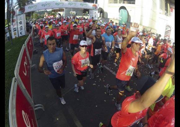 Esteban Jaramillo y Sebastián Salazar - Más de 10 mil competidores se dieron cita en esta histórica cita deportiva que se corría en las modalidades de 5, 10, 21 y 42 kilómetros.