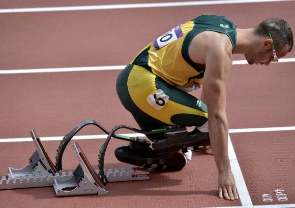 AP - Logr&#243; clasificarse, adem&#225;s, para las semifinales de 400 metros de Londres 2012.