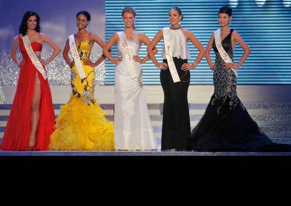 AP - Entre las finalistas hubo una s&#243;la latina: la venezolana Adriana Vasini.