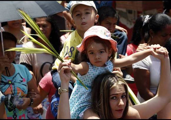 Jaime P&#233;rez - En la parroquia Santuario San Judas Tadeo del barrio Castilla se hizo la bendici&#243;n y la procesi&#243;n de ramos. Cientos de personas asistieron a l acto de qda inicio a la Semana Santa.