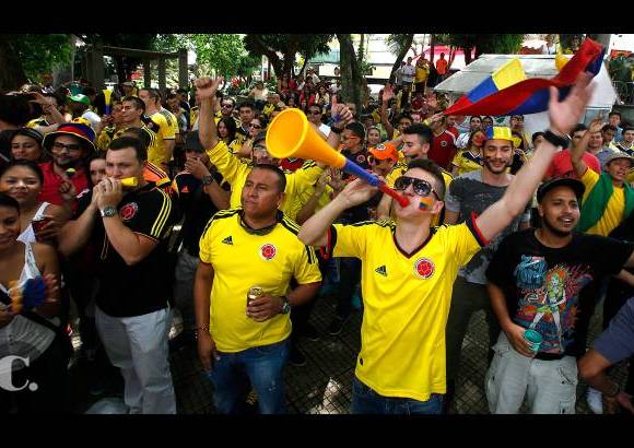 JULIO C&#201;SAR HERRERA - En Medell&#237;n, la fiesta por el triunfo de Colombia en el debut del Mundial de Brasil-2014, no fue inferior a lo vivido en el mism&#237;simo estadio Mineirao de Belo Horizonte. En el Parque Lleras, Plaza Mayor y La Mota el triunfo de la tricolor se vivi&#243; con mucha euforia.