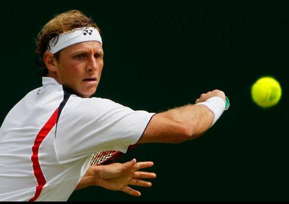 AP - El argentino David Nalbandian, cabeza de serie n&#250;mero 28 en Wimbledon, bati&#243; en segunda ronda al austr&#237;aco Andreas Haider-Mauer por 6-3, 3-6, 6-4 y 6-4 en dos horas y 37 minutos.