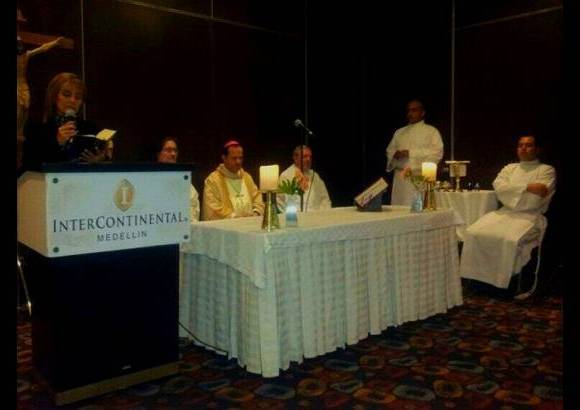 Cortes&#237;a Alcald&#237;a de Medell&#237;n - La misa la presidi&#243; monse&#241;or Ricardo Tob&#243;n, arzobispo de Medell&#237;n.