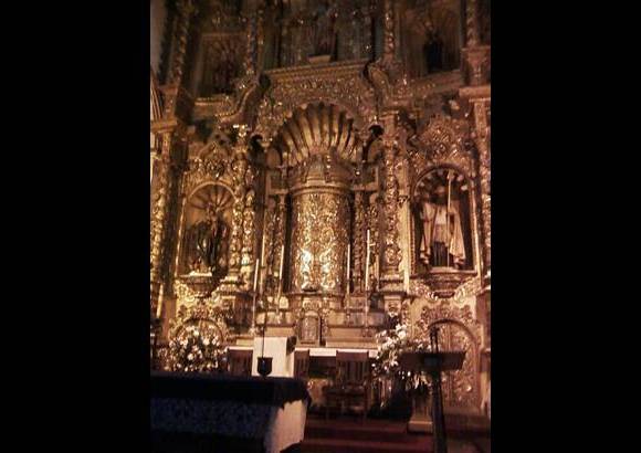 Nels&#243;n Matta - El Altar de Oro, una joya arquitect&#243;nica del Casco Urbano, dentro de una de sus iglesias.