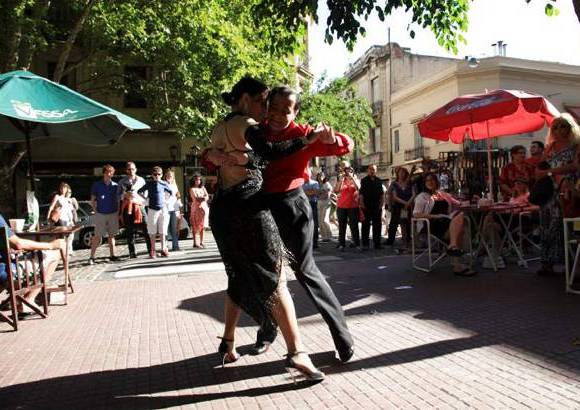 Diego Gonz&#225;lez - San Telmo es uno espacio lleno de arte, donde el tango se escucha y baila en cada rinc&#243;n.