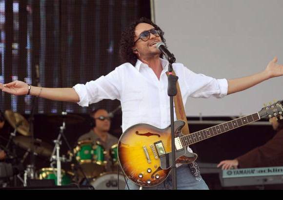 Manuel Saldarriaga - La m&#250;sica fue el lenguaje empleado, por unas tres mil personas que acudieron al Gran Conciertos Nacional de Medell&#237;n, para conmemorar 200 a&#241;os del grito de independencia.