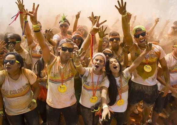 Esteban Vanegas - M&#225;s de 10.000 personas disfrutaron este domingo de los 5 kil&#243;metros m&#225;s divertidos del deporte. The color run pint&#243; de alegr&#237;a las calles de Medell&#237;n.