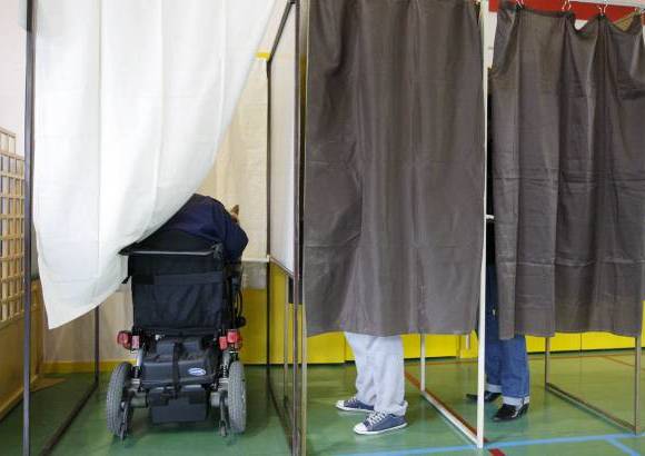 Reuters - La contienda electoral estuvo impulsada por la aversión al estilo de Sarkozy y su fracaso en la reducción del desempleo.