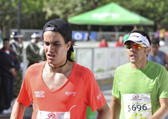 Esteban Jaramillo y Sebasti&#225;n Salazar - M&#225;s de 10 mil competidores se dieron cita en esta hist&#243;rica cita deportiva que se corr&#237;a en las modalidades de 5, 10, 21 y 42 kil&#243;metros.