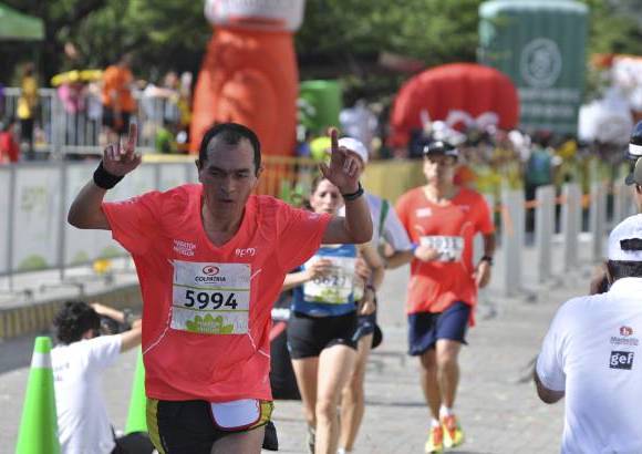 Esteban Jaramillo y Sebasti&#225;n Salazar - M&#225;s de 10 mil competidores se dieron cita en esta hist&#243;rica cita deportiva que se corr&#237;a en las modalidades de 5, 10, 21 y 42 kil&#243;metros.