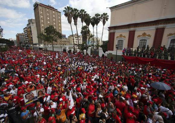 AP - El 10 de enero comenzó un nuevo periodo presidencial en Venezuela, con Chávez a la cabeza pero ausente.