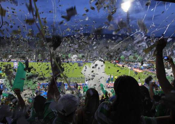 Manuel Saldarriaga y Esteban Vanegas - Fiesta total en el estadio Atanasio Girardot, a donde llegaron 45.066 espectadores y la recaudaci&#243;n fue de $1.457.488.000.