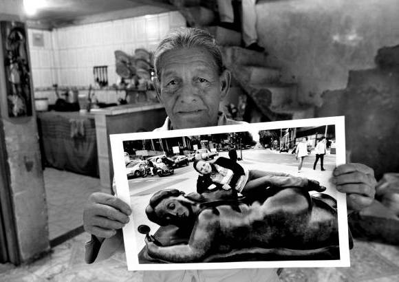 Manuel Saldarriaga - Mirian es una madre pereirana que se debate entre la tristeza de vivir separada de su hija Piedad, quien vive en España, y recibir su ayuda.