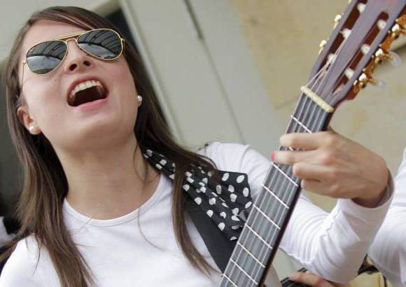 Colprensa - Celebra la M&#250;sica surgi&#243; como una oportunidad para que ni&#241;os y j&#243;venes talentosos mostraran sus avances musicales, como lo realizaron este domingo a lo largo y ancho del pa&#237;s, en algunos lugares desde antes del amanecer.