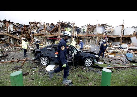 - La explosión de una planta de fertilizantes en West, una comunidad al norte de Waco, en Texas, dejó más de 180 heridos.