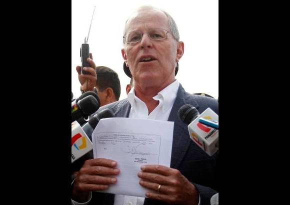 Reuters - Fue ministro de Economía y Finanzas y presidente del Consejo de Ministros durante el gobierno de Alejandro Toledo.