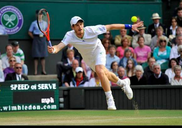 Reuters - Murray, cuarto cabeza de serie, no se vio amenazado en ning&#250;n momento por el espa&#241;ol L&#243;pez, quien se vino abajo tras un implacable bombardeo de puntos precisos y saques consistentes.