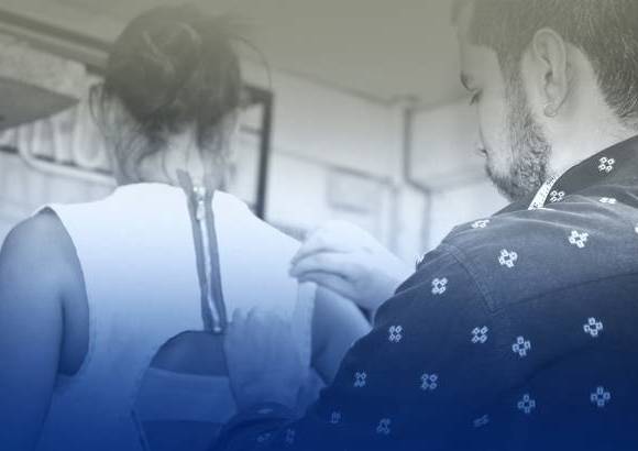 Cortes&#237;a - La inspiraci&#243;n se bas&#243; en las ideas de Francis Bacon y Roland Barthes, que se complementan con tonos neutros claros y tranquilos con acentos brillantes que ofrecen una dosis de energ&#237;a.