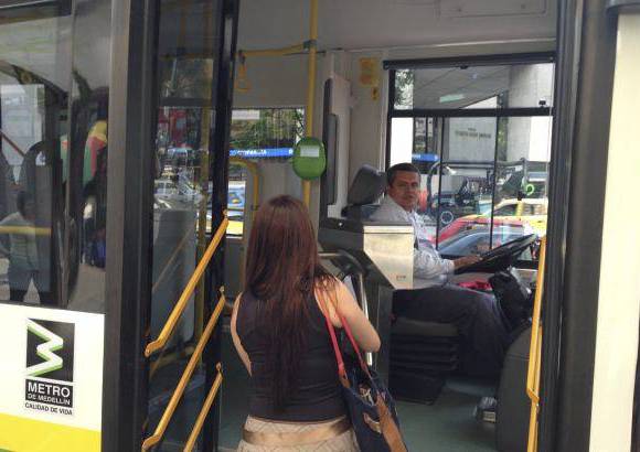 - Carlos Hern&#225;ndez se estren&#243; como conductor en esta nueva ruta. Antes conduc&#237;a por las v&#237;as dedicadas y not&#243; la diferencia de transitar junto a otros veh&#237;culos.