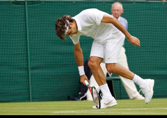 AP - El suizo Federer recuperó terreno en el tercero por 6-4, pero Falla volvió a insistir en el cuarto con jugadas precisas desde el fondo aunque finalmente sucumbió por 7-6 (1).