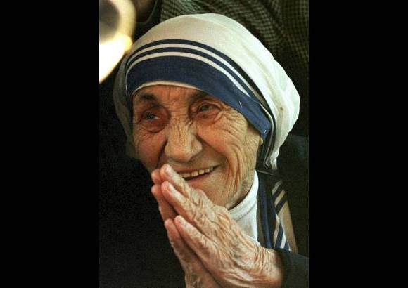 Reuters - La Madre teresa de Calcuta tuvo una firme posici&#243;n contra el aborto, el divorcio, la inseminaci&#243;n artificial y el uso de anticonceptivos.