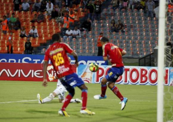 HENRY AGUDELO - Nacional sali&#243; a la cancha dispuesto a abrir el marcador r&#225;pidamente. Sin embargo, se encontr&#243; con el portero del Pasto, Lucero &#193;lvarez, que una y otra vez ahog&#243; el grito de gol.