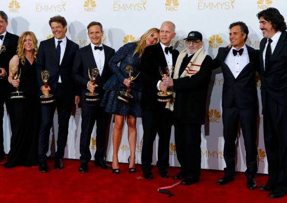 Reuters - La competencia fue más intensa por el premio de mejor telefilme donde "The Normal Heart" se hizo con el triunfo a pesar de no lograr ningún galardón de actuación, ni dirección, ni guión. Fue otra película, "Sherlock: His Last Vow", la que dominó esa categoría.