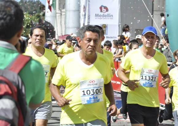 Esteban Jaramillo y Sebastián Salazar - Más de 10 mil competidores se dieron cita en esta histórica cita deportiva que se corría en las modalidades de 5, 10, 21 y 42 kilómetros