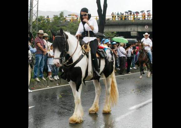 Esteban Vanegas - El Desfile a Caballo recorrió 10 kilómetros del sector sur de Medellín.