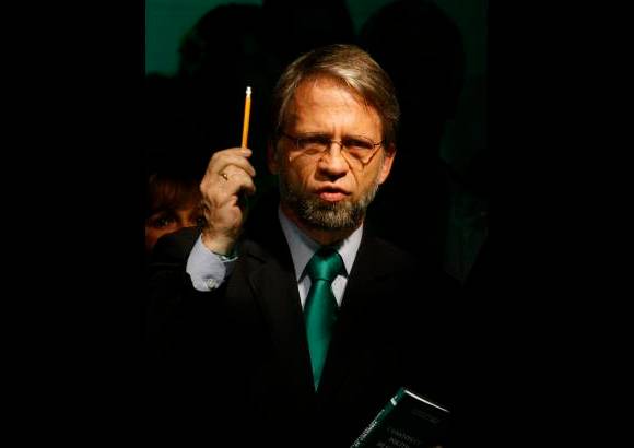 AP - &quot;Hemos crecido en muy poco tiempo y vamos a seguir creciendo&quot;, concluy&#243; el pol&#237;tico de 58 a&#241;os.