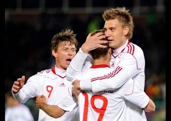 Reuters - Nicklas Bendtner anot&#243; el tanto del empate a los 33 minutos.